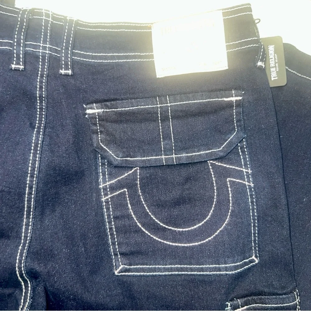 True Religion Dark Blue Denim cargo with White Stitching, horseshoe size28/29